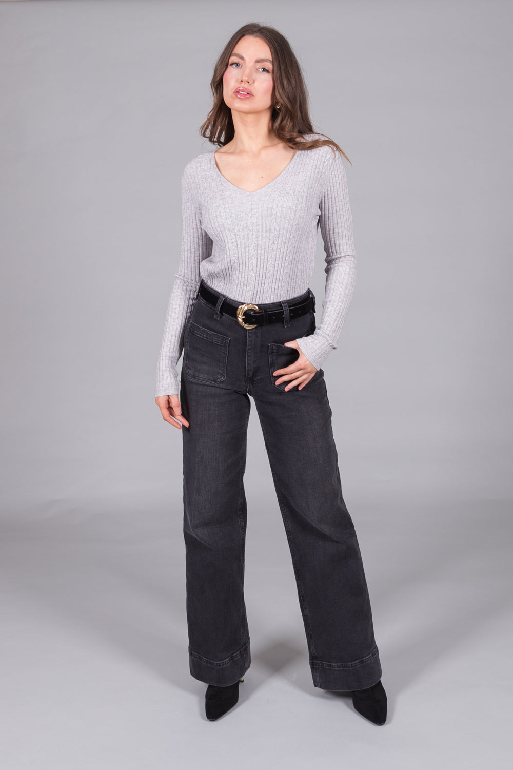 Ribbed V-Neck Jumper - Grey