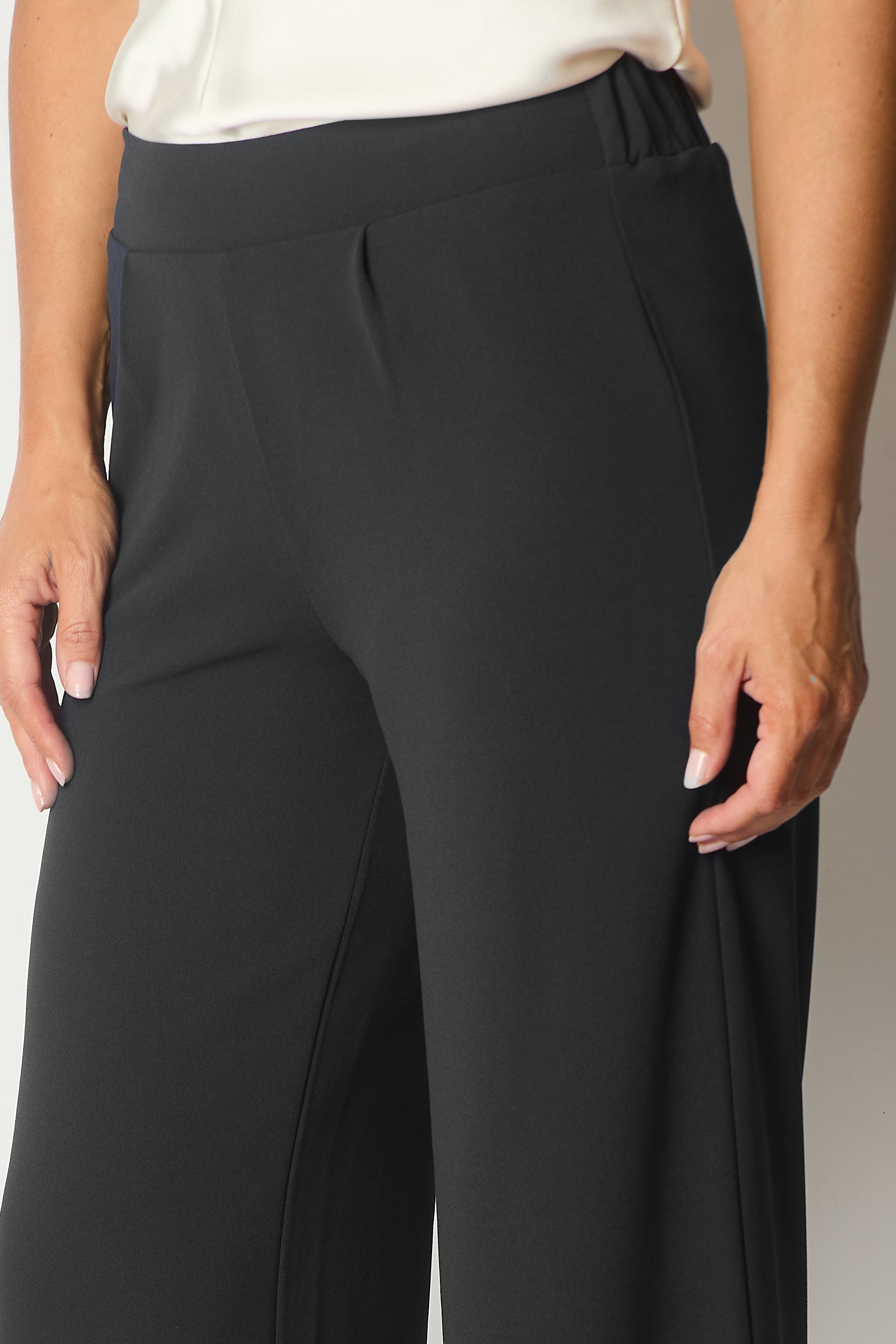 High-Waist Wide-Leg Trousers - Black
