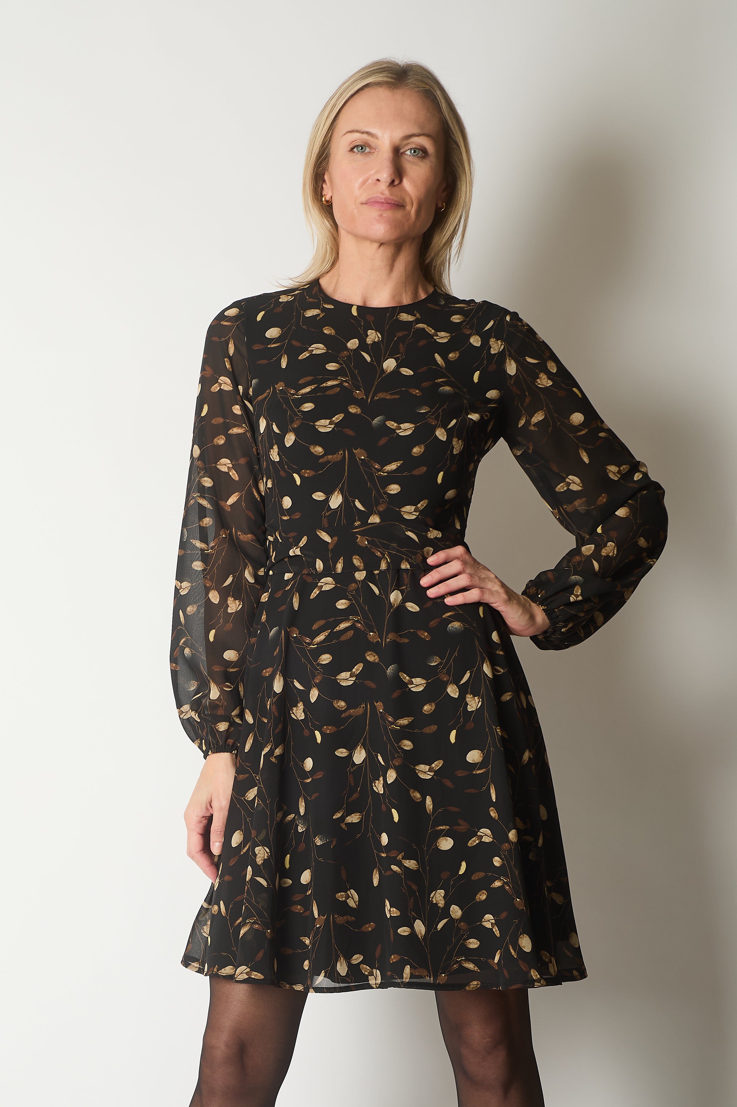 Tie-Waist Dress with Nature Print - Black