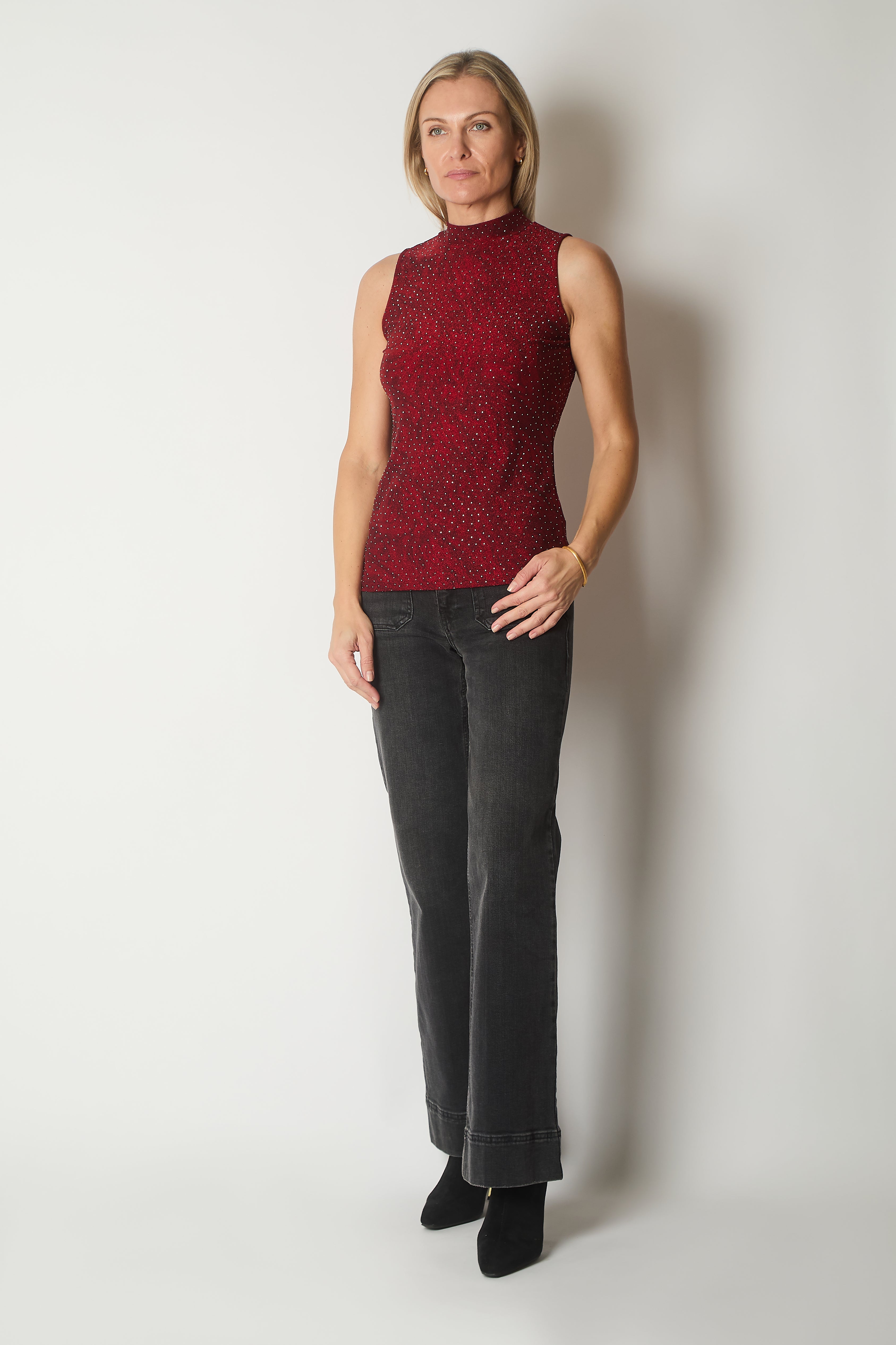 Sleeveless High-Neck Top with Marble Effect and Sparkle Detail - Wine