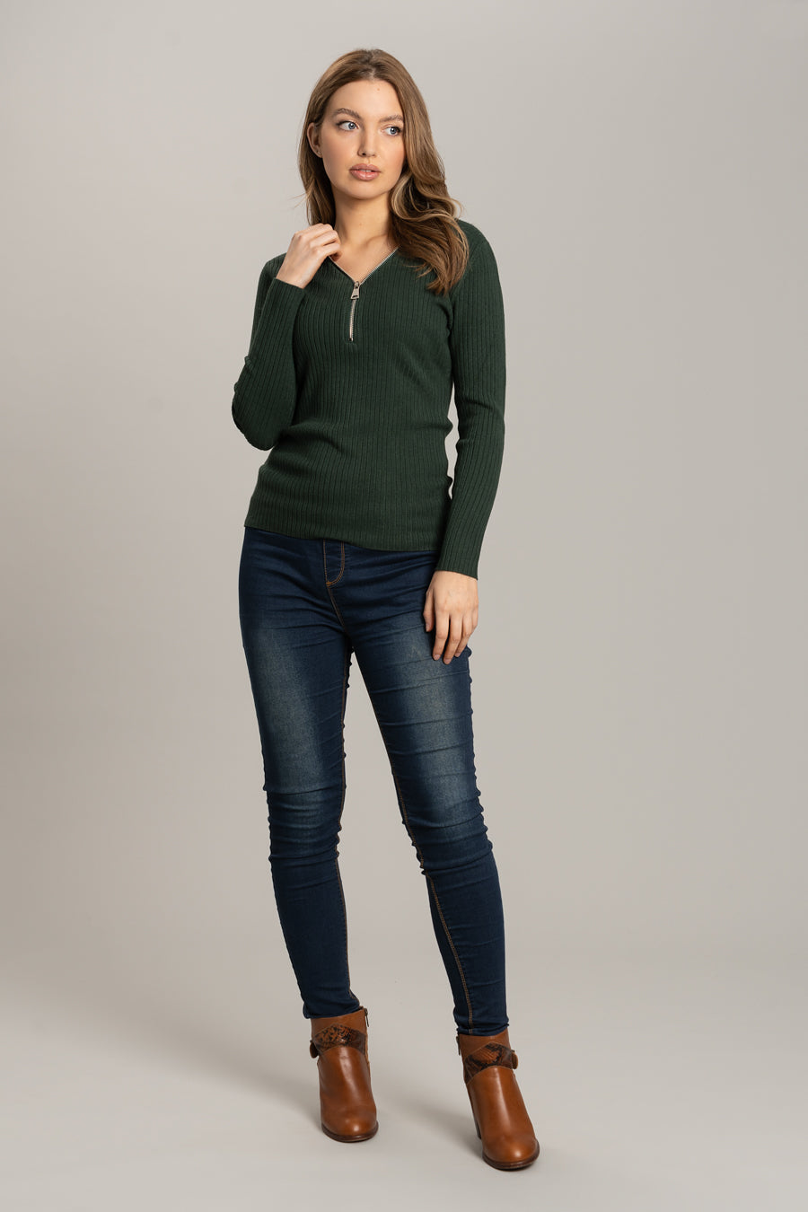 Rib Jumper with front zip opening - Green