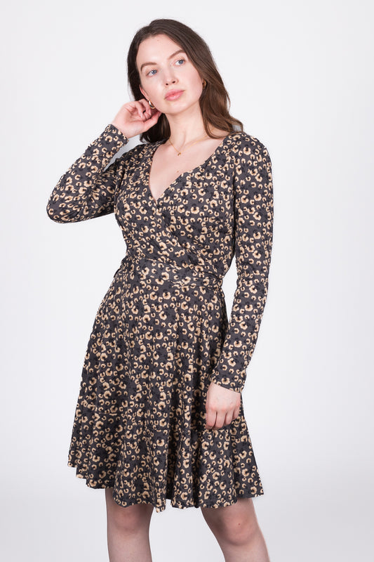 Print Wrap Dress with V-Neckline - Grey