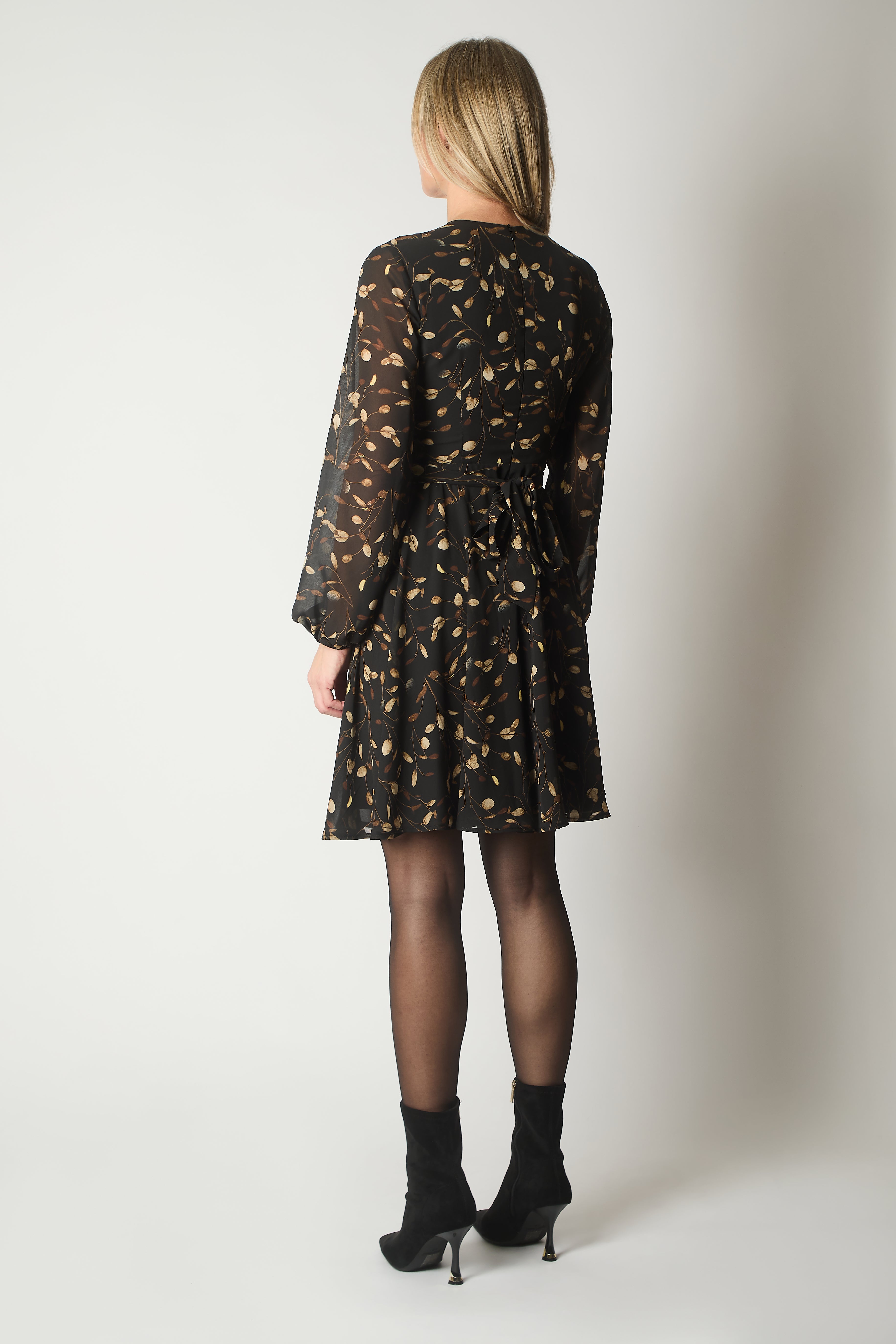 Tie-Waist Dress with Nature Print - Black