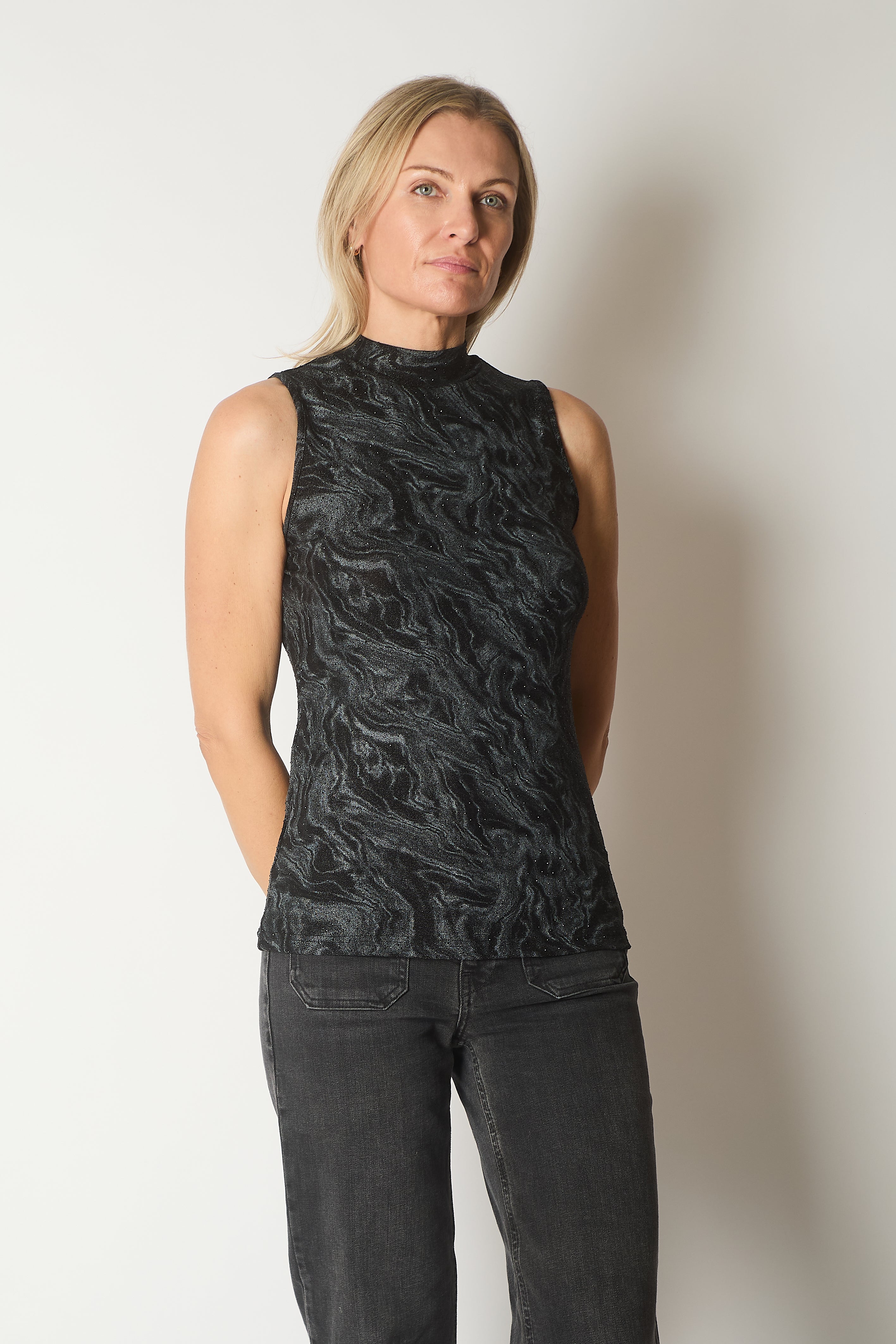 Sleeveless High-Neck Top with Marble Effect and Sparkle Detail - Black